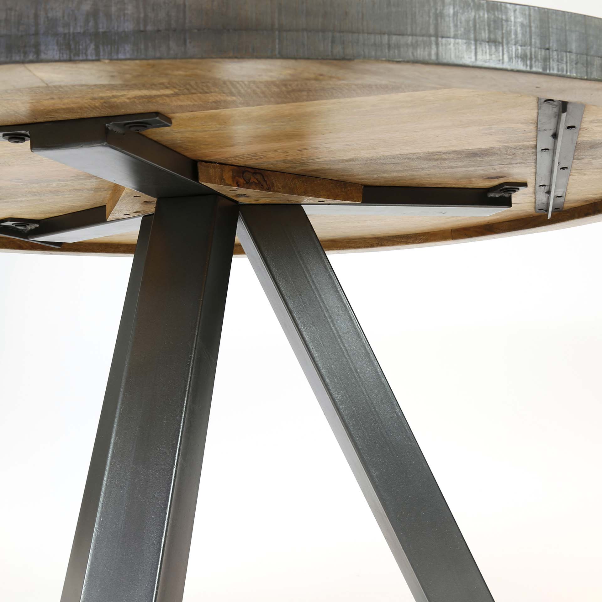 Jedálenský stôl 22-08 Ø140cm Solid mango natural antique Jedálenský stôl 22-08 Ø140cm Solid mango natural antique