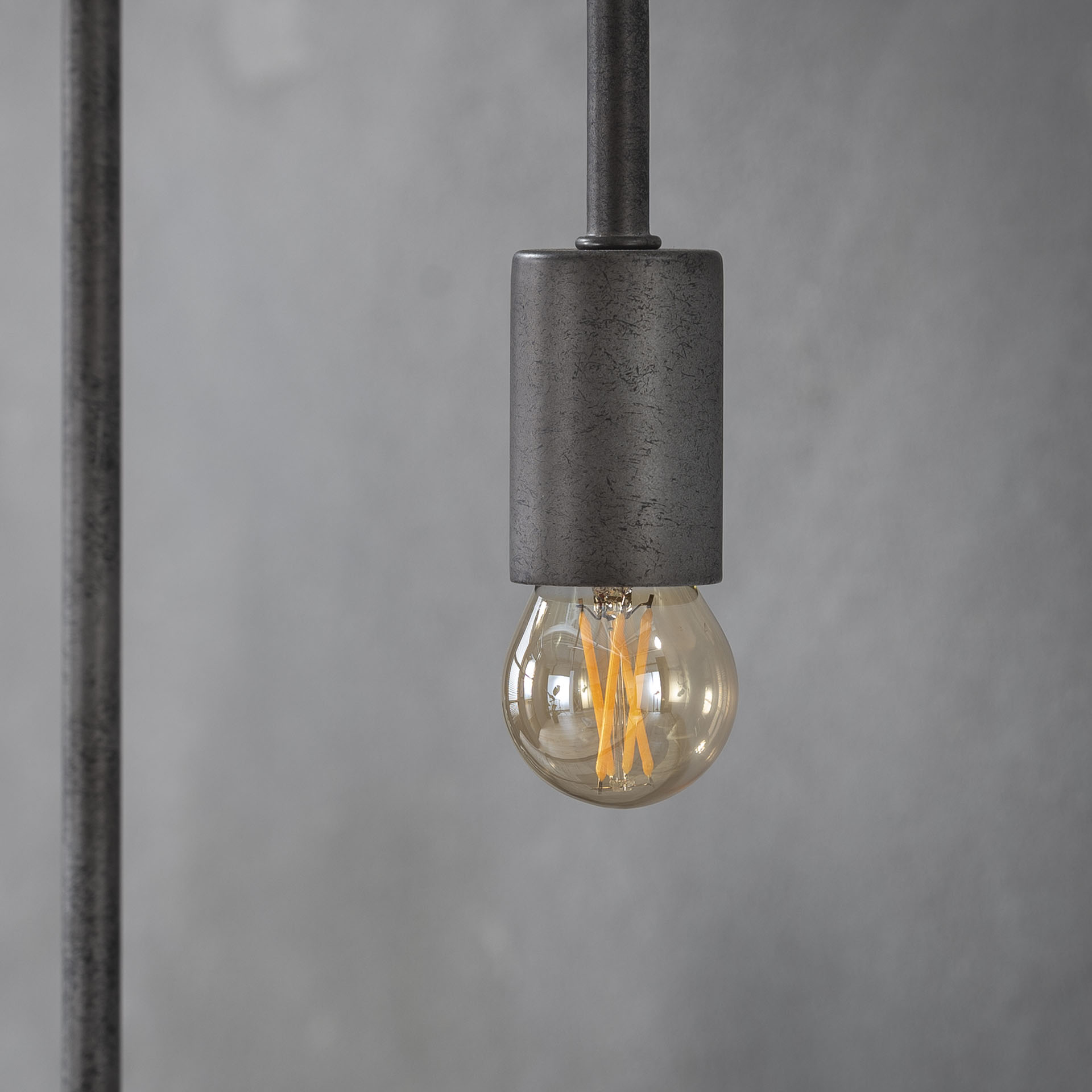 Filament LED žiarovka 84-63 Ø4,5cm Amber glass